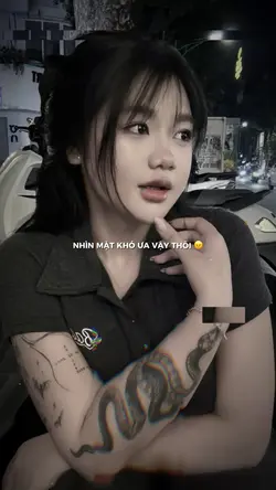 Nhìn mặt khó ưa vậy