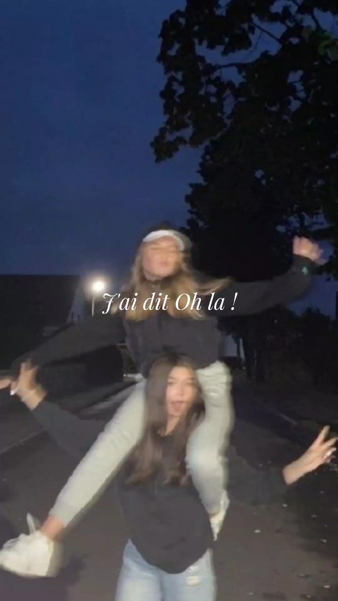 La lune est belle~