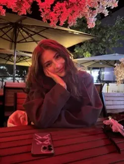 Date me or not