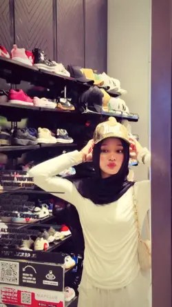 curi curi pandang