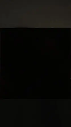 Da sfocato a nitido, ma in versione dark
