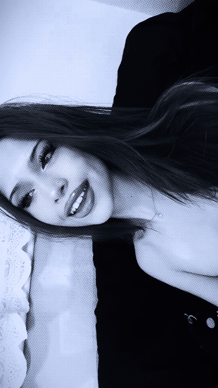 look at me 👀 