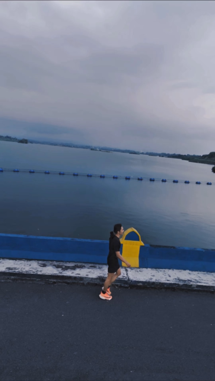 Running Slow Motion