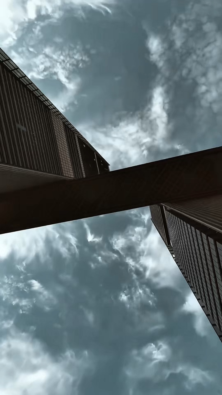 6 clips road story
