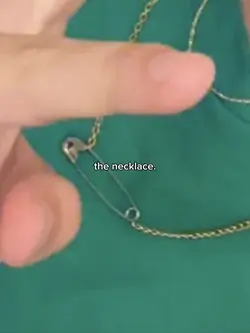 the necklace 💕