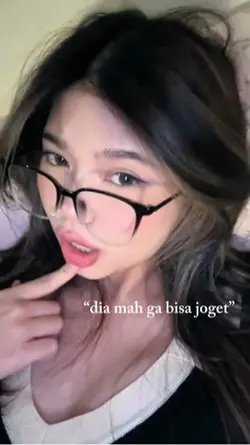 Dia mh ga bisa joget