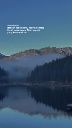 menatap langit