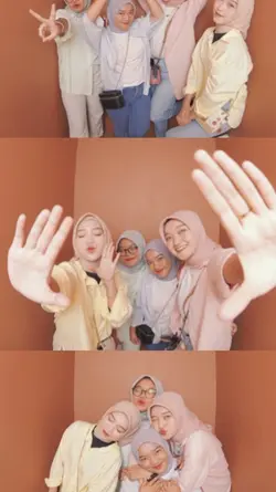 Friends moment
