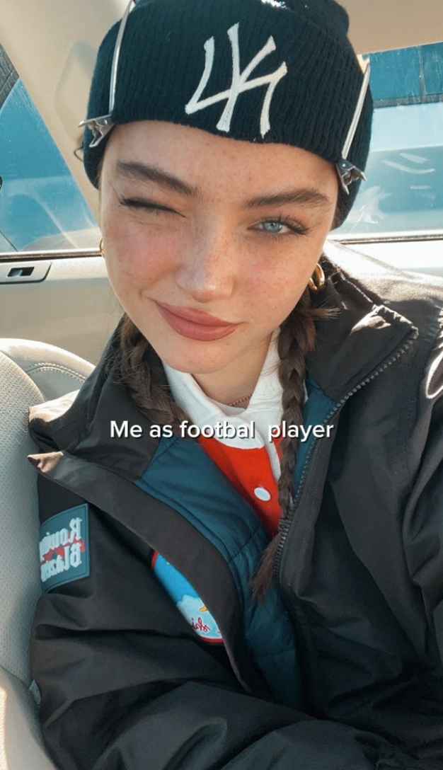 FUTBOL OYUNCUSU 