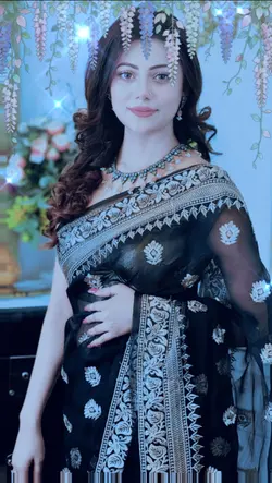 রুমালিতে ফুল তুলিয়া