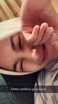 kamu cantikan pake..