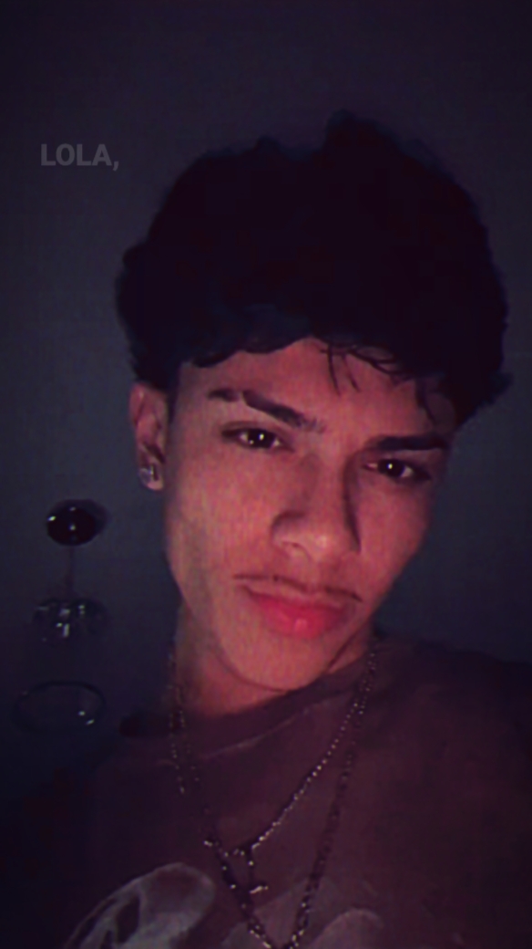 LOLA ESTA NOCHE