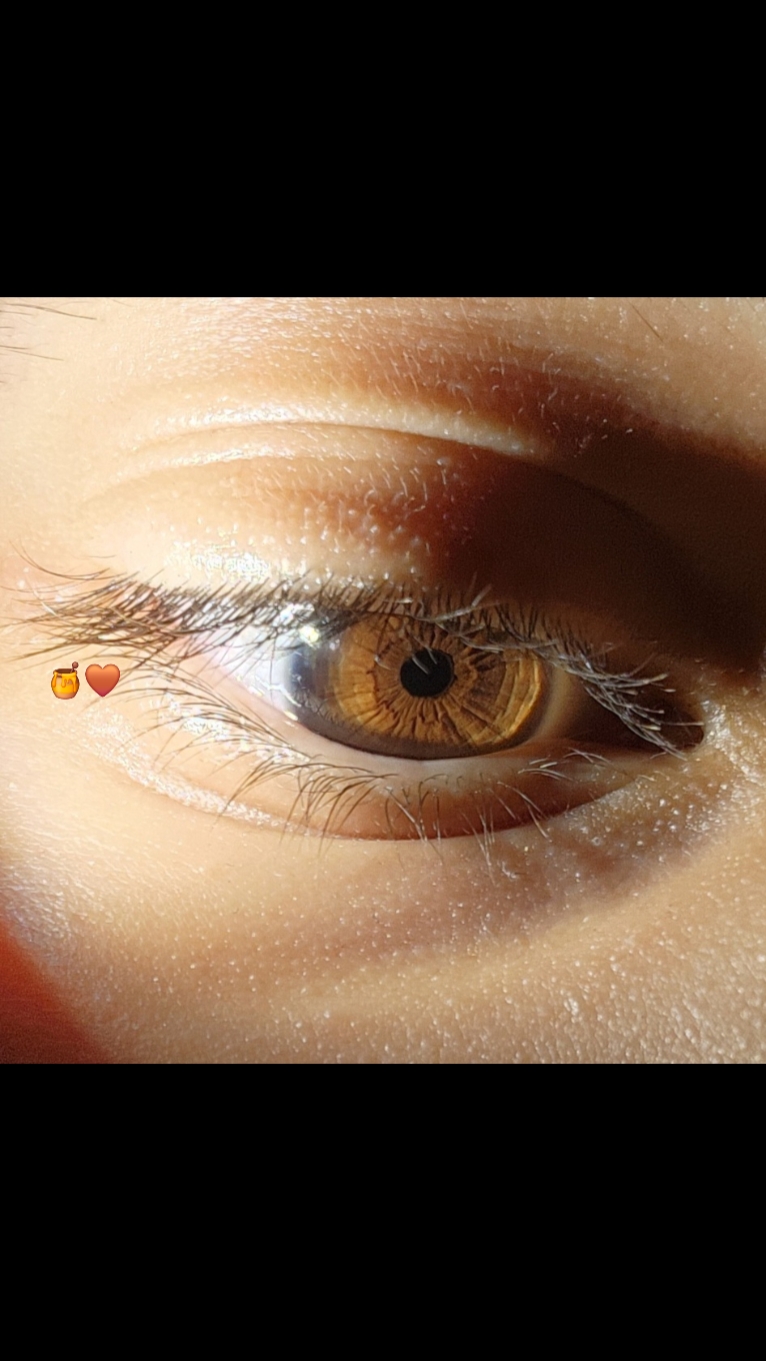 honey eyes 