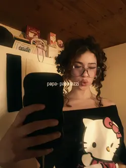 PAPARAZZI