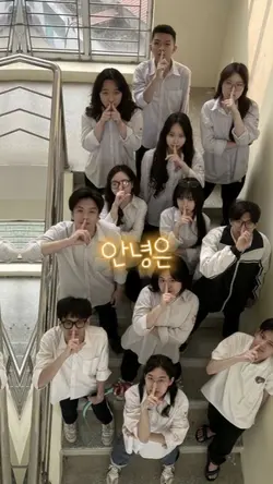 울고 웃던 추억정리 졸업템플릿