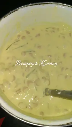 Rempeyek kacang