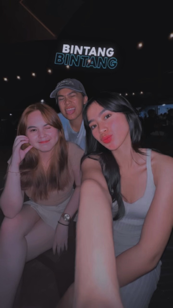 BINTANG DI ATAS LAUT