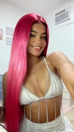 pink hair 
