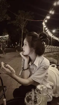 1 ảnh + màu