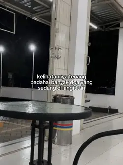 TERLIHAT TENANG