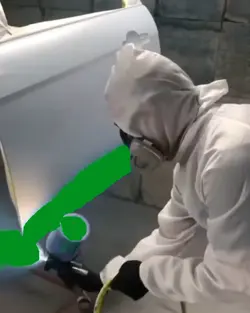 spray painting car