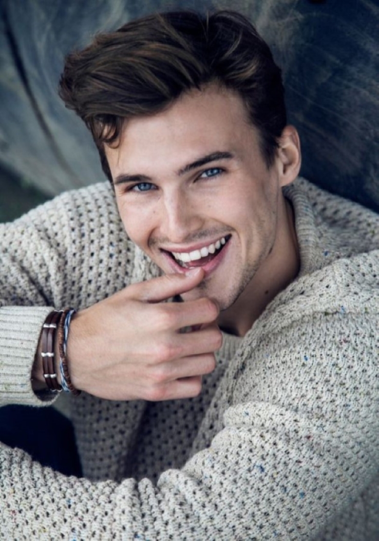 انت تحب النسوان...