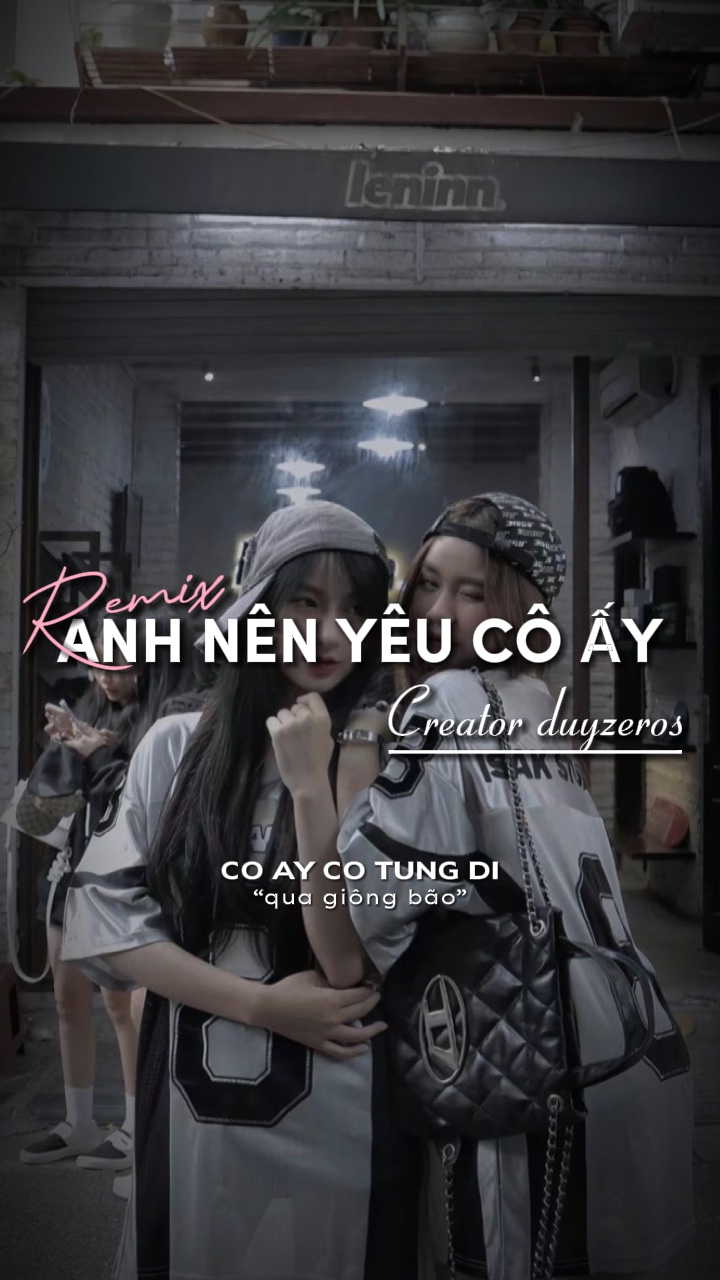 Anh nên yêu cô ấy