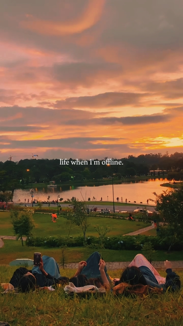 WHEN I'M OFFLINE 