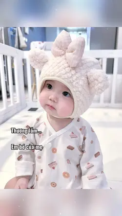 Thương em bé lắm 