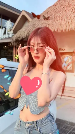 เสื้อผีเสื้อ ai