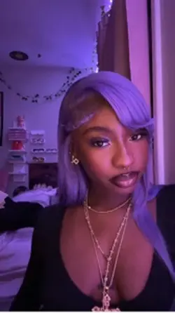 twerk on d floor😝