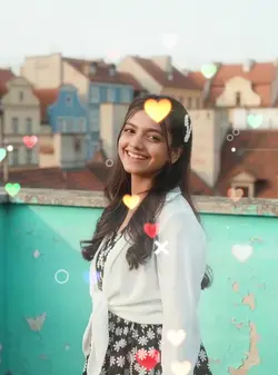 Serce w kadrze — kolorowe selfie z obramowaniem