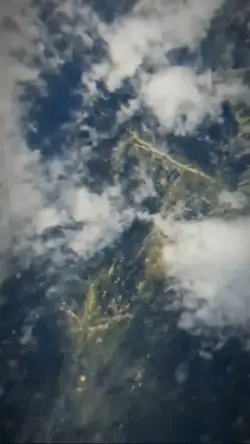 Earth zoom out trend