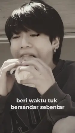 Cowok makan kasian