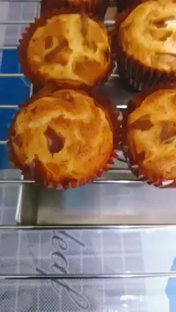 CHEESE CUPCAKE 
