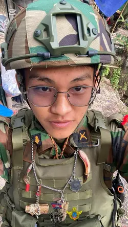 ទាហាន. 🎶 