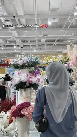Dunia ku sama dia