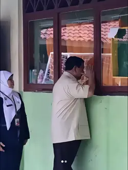 pak prabowo ngintip