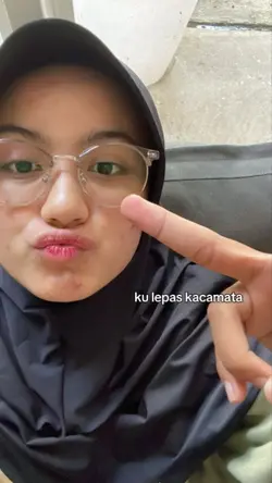 ku lepas kacamata 