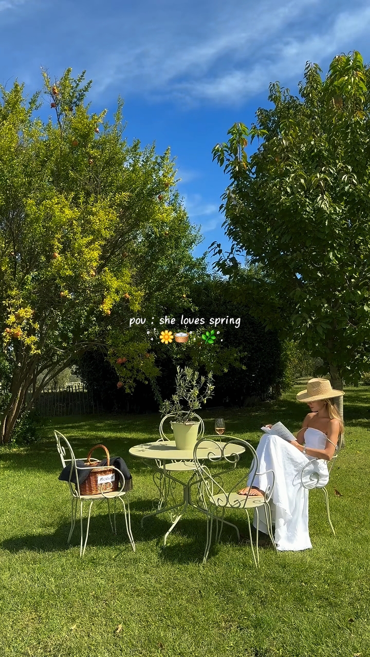 Sie liebt den Frühling