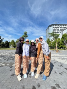 Foto bareng bestie