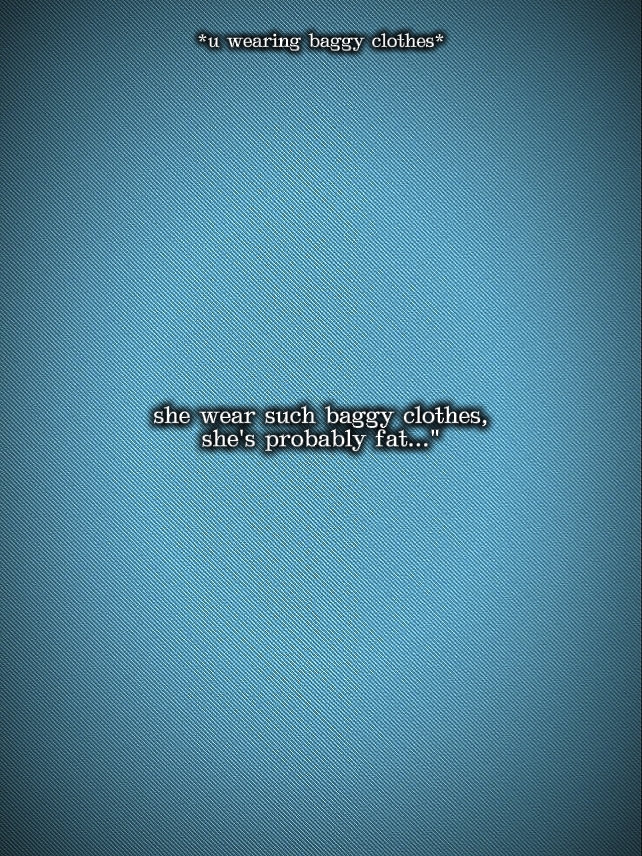 dia memakai baju baggyclothes
