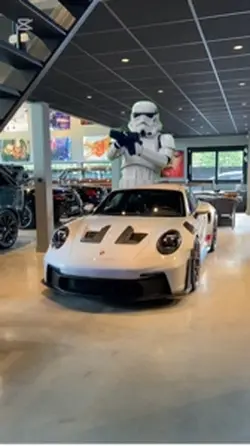 Stormtrooper w car