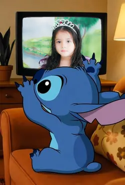 Stitch assistindo TV
