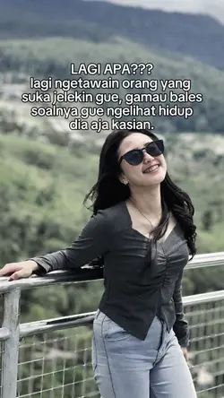 Lagi ngetawain orang