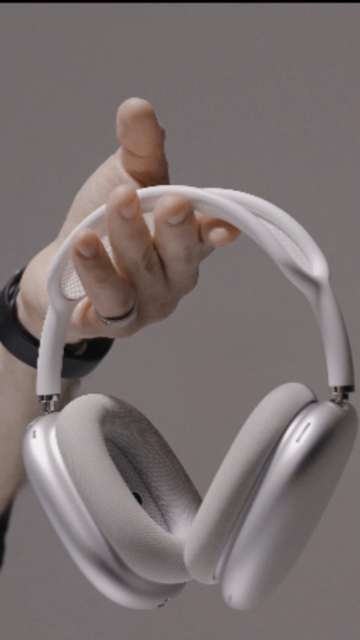 Digital Product Display In a Light, Easy, and Open Task TikTok Style