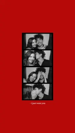 red frame photobooth