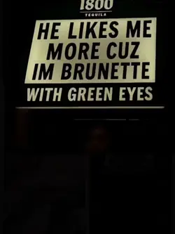 brunettewithgreeneye