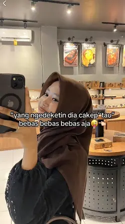 yg deketin dia cakep