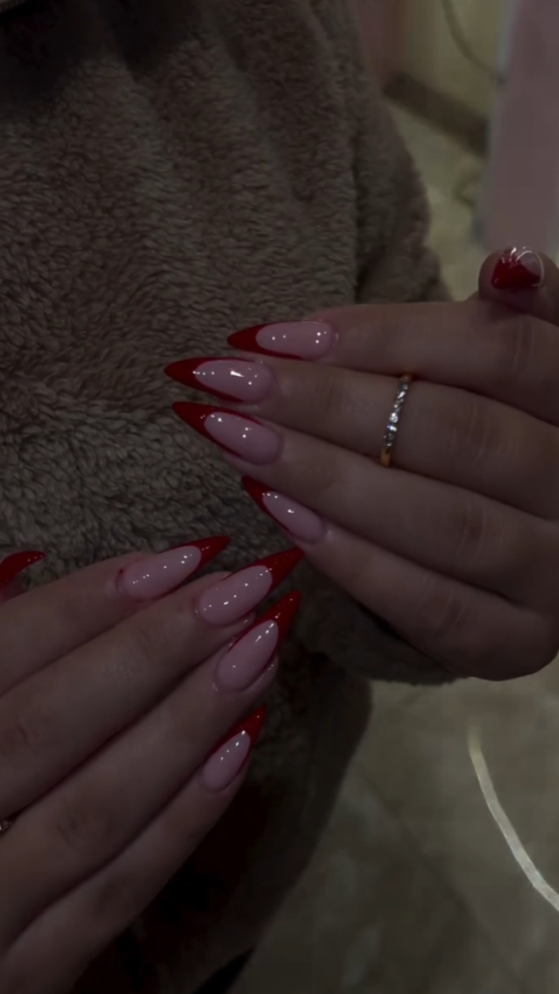 UÑAS